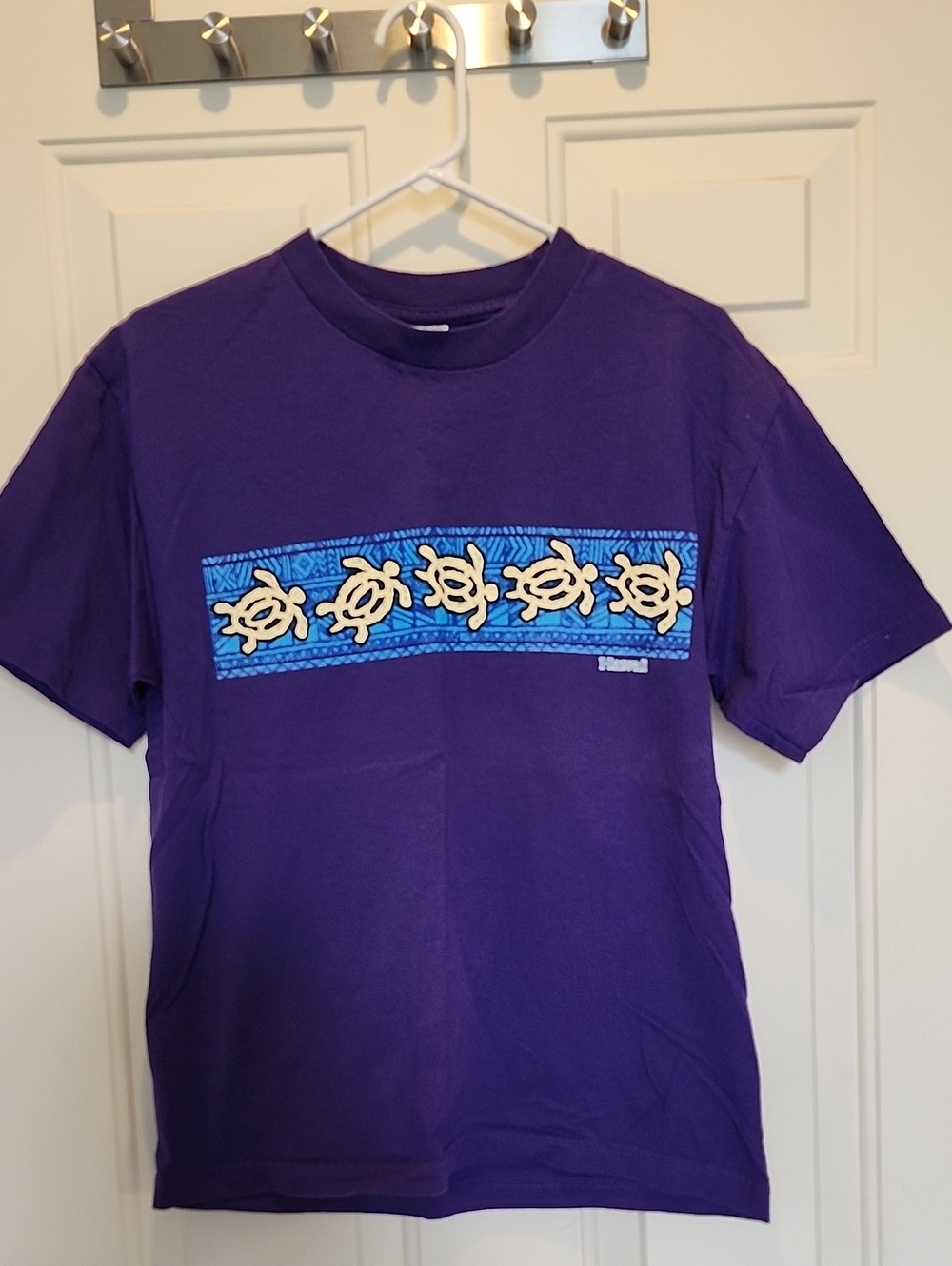 Hawaii Turtle Purple Graphic Tee with Blue Stripes NEW WO Tag